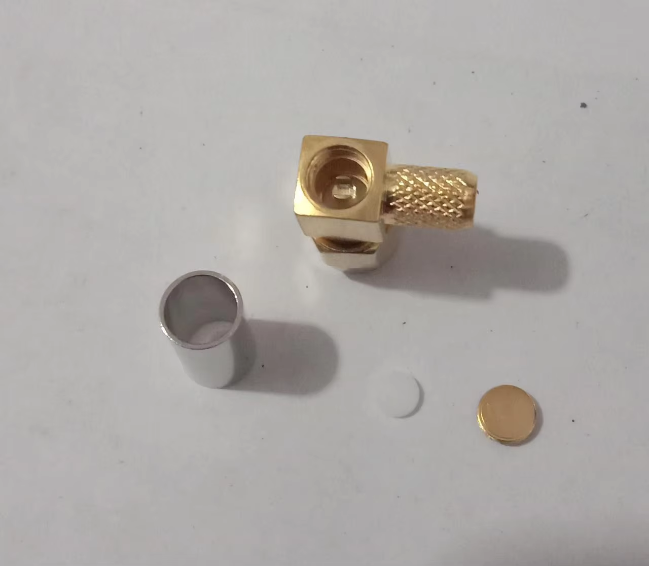 SMA MALE RIGHT ANGLE LMR 200 CRIMP CONNECTOR